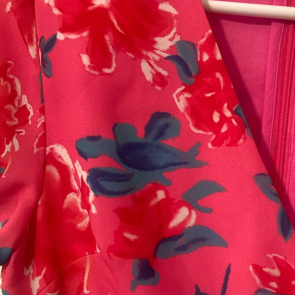 Pink Lily dress - Picture 2 of 4